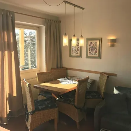 In Mit Garten, Terrasse Und Grill Nyaraló *