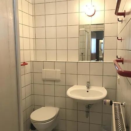 Semesterbostad In Mit Garten, Terrasse Und Grill Zandt